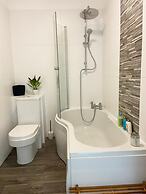 Spacious 2BD Flat With Stunning Views Folkestone