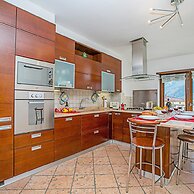 Paulie Apartment in Riva del Garda