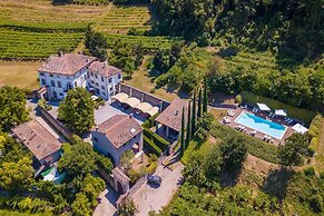 Villa Faccioli Bosso With Shared Pool