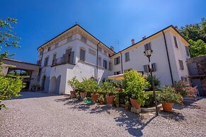 Villa Faccioli Bosso With Shared Pool