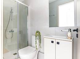 Sanders Only - Enchanting Studio With Balcony