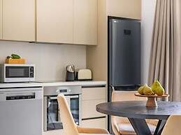 Sanders Only - Enchanting Studio With Balcony