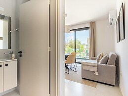 Sanders Only - Enchanting Studio With Balcony