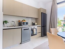 Sanders Only - Enchanting Studio With Balcony