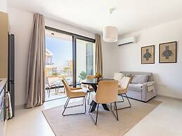 Sanders Only - Enchanting Studio With Balcony