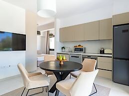 Sanders Only - Enchanting Studio With Balcony