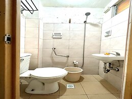 Super OYO 910 Sabaidee Suites