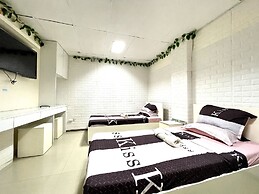 Super OYO 910 Sabaidee Suites