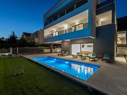 Luxury Villa La Nonna Ana - Entertainment,fitness,pool,sea View