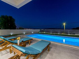 Luxury Villa La Nonna Ana - Entertainment,fitness,pool,sea View