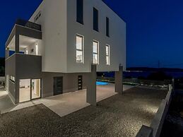 Luxury Villa La Nonna Ana - Entertainment,fitness,pool,sea View