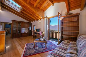 Il Lago Blu Loft With Pool