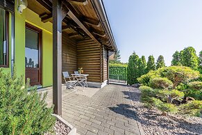 Ladybug House With Whirlpool
