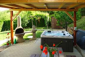 Ladybug House With Whirlpool