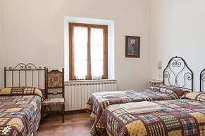 Rosemary apt With Shared Pool Family fun