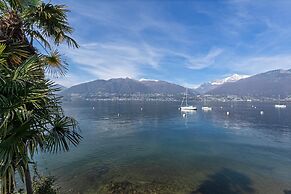 Garden On The Lake in Gambarogno Vira