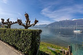 Garden On The Lake in Gambarogno Vira