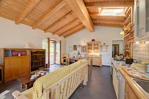 Casa Tra Borgo e Lago