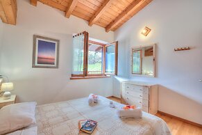 Casa Tra Borgo e Lago