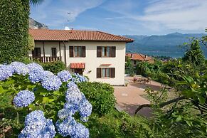 The Cottage on the Lake