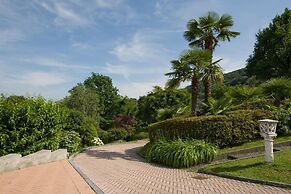 The Cottage on the Lake