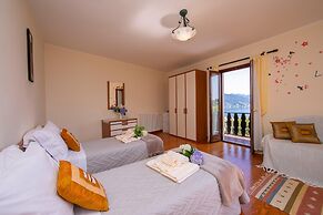 The Cottage on the Lake