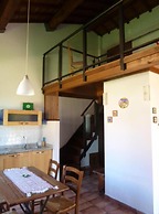 Laurel apt With Shared Pool