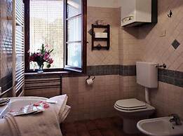 Laurel apt With Shared Pool