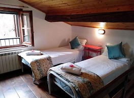 Laurel apt With Shared Pool