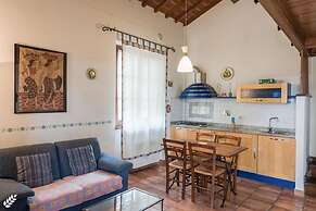 Laurel apt With Shared Pool