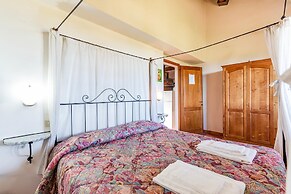 Laurel apt With Shared Pool