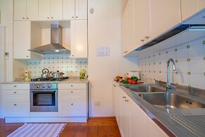 Villa Faccioli Deodara With Shared Pool