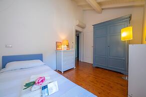 Villa Faccioli Deodara With Shared Pool