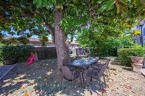 Villa Faccioli Deodara With Shared Pool
