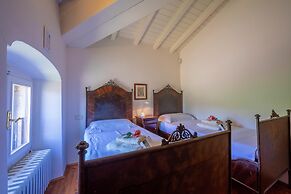 Villa Faccioli Deodara With Shared Pool
