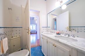 Villa Faccioli Deodara With Shared Pool