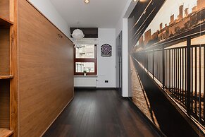 Warsaw Riverside Apartment by Renters