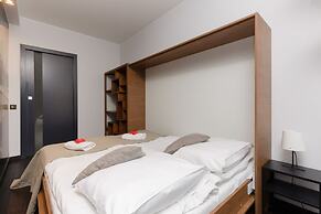 Warsaw Riverside Apartment by Renters