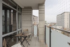 Warsaw Riverside Apartment by Renters