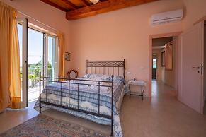 Villa Clara few km From the sea