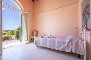 Villa Clara few km From the sea