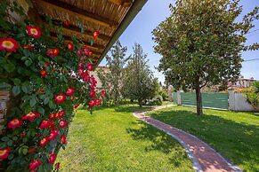 Villa Clara few km From the sea