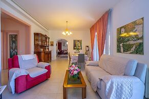 Villa Clara few km From the sea