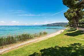 Bardolino Garden Pool Tennis on the Lake