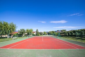 Bardolino Garden Pool Tennis on the Lake