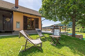 Family Friendly Kra Evec Lodge