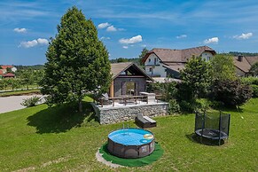 Family Friendly Kra Evec Lodge