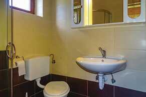 Family Friendly Kra Evec Lodge