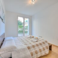 Rebecca Garden in Lugano