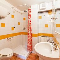 Hawthorn apt With Shared Pool Family fun